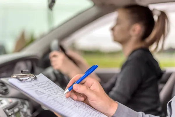 Refresher Driving Lessons Belvedere   Get Back Behind the Wheel with Confidence