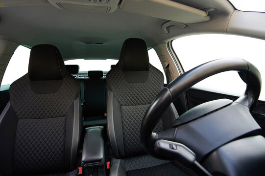 Master Driving with In-Car Lessons in Canada