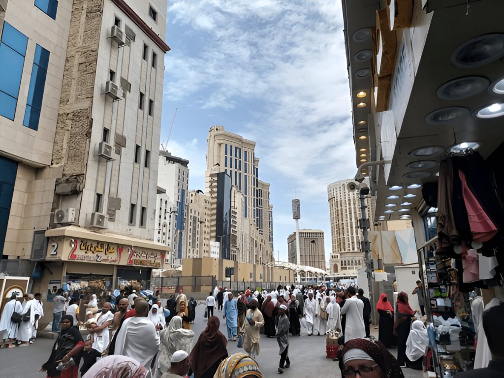 Wondering How to Book Umrah from NY Without Stress?