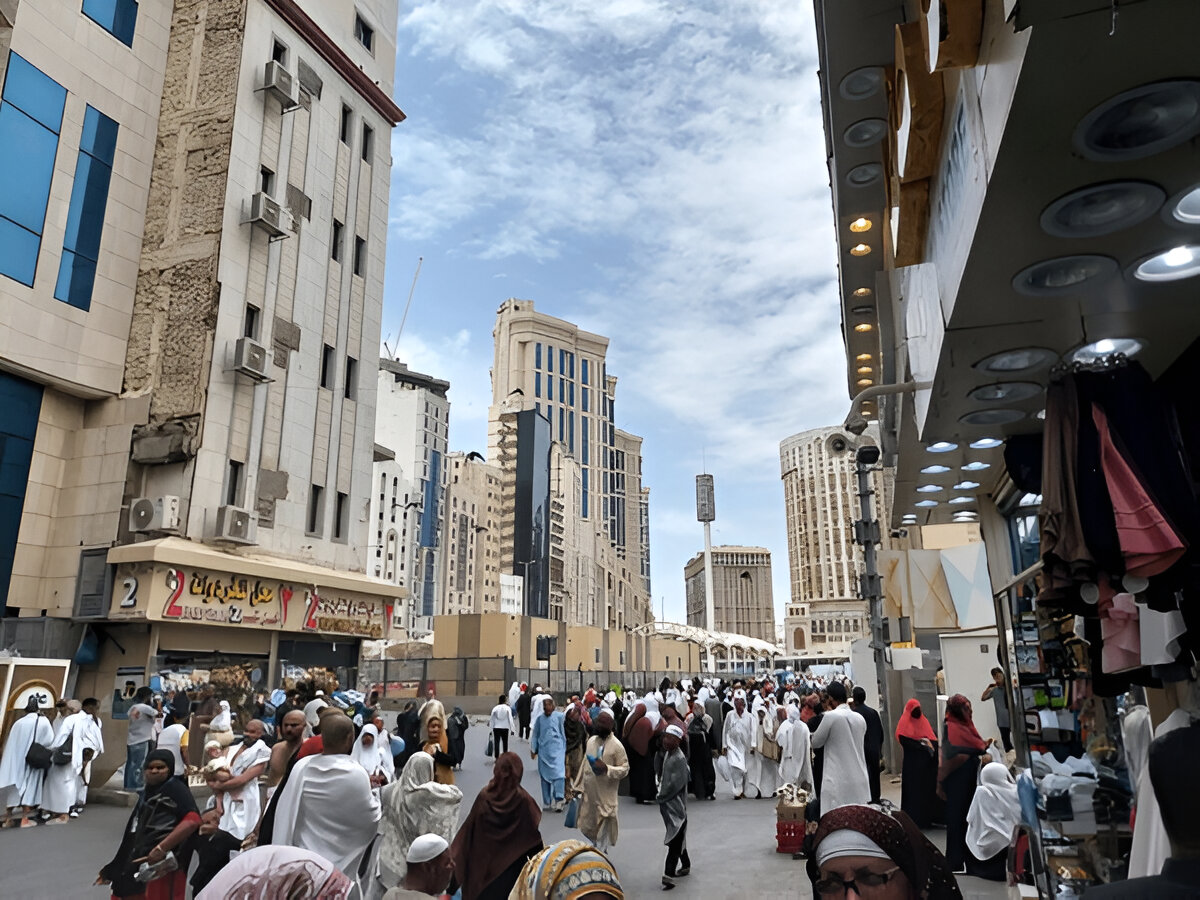 Wondering How to Book Umrah from NY Without Stress?