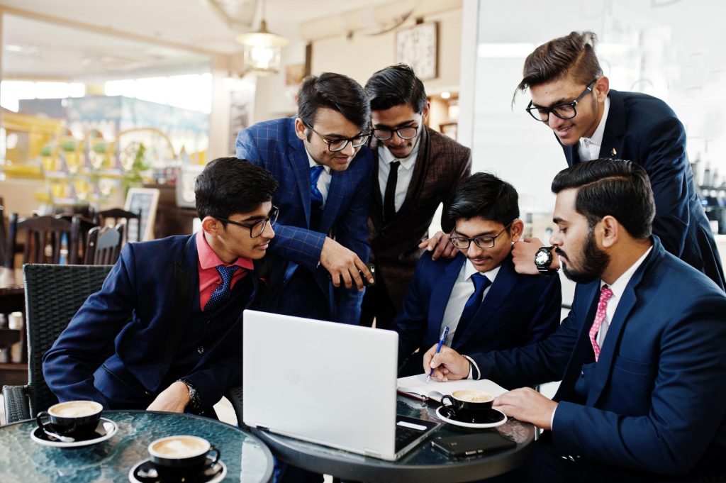 Top Benefits of Partnering With AI Consultants